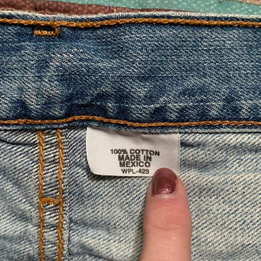 Vintage 501 Levi’s Cut Off Denim Shorts - Picture 2 of 6